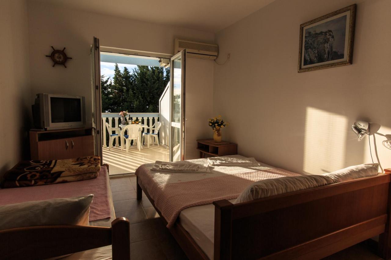 Guest House Perovic ซูโตมอเร ภายนอก รูปภาพ