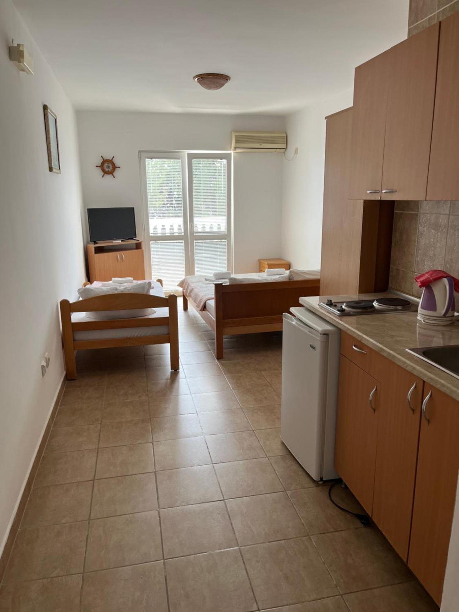 Guest House Perovic ซูโตมอเร ภายนอก รูปภาพ